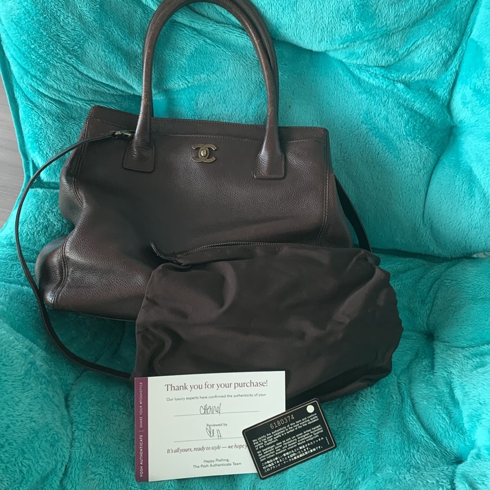 Authentic Chanel Executive Cerf Tote Leather Bag - Picture 8 of 16